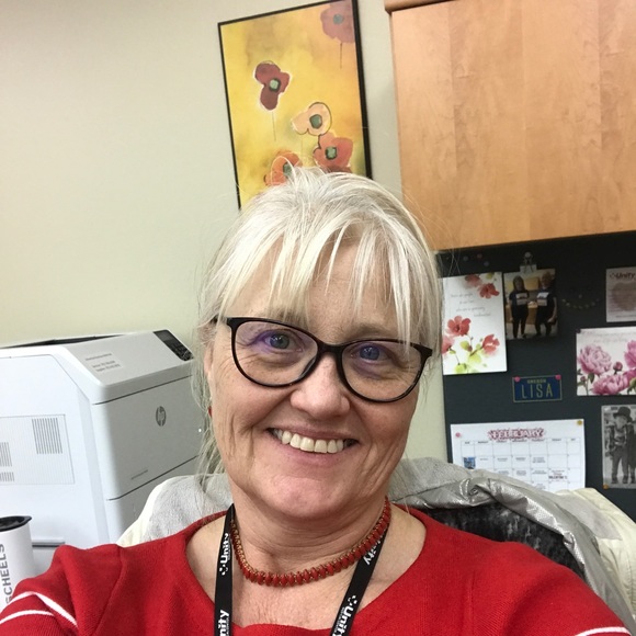 Meet your Posher, Lisa - Picture 2 of 8